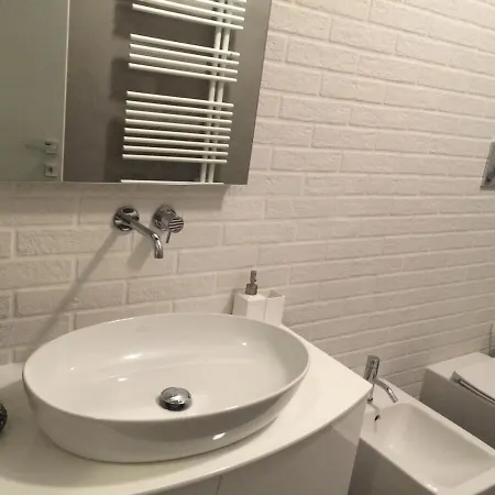 Apartamento Cozy In Paolo Sarpi With Balcony *