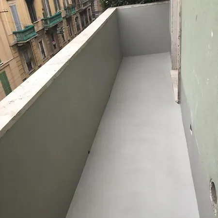 Cozy In Paolo Sarpi With Balcony Milán