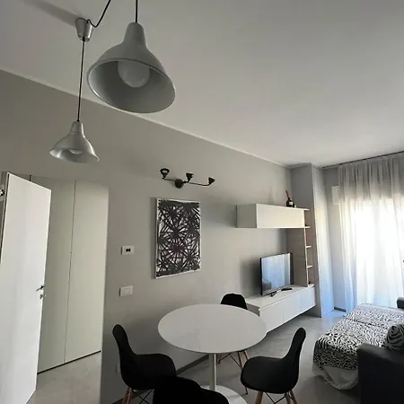 Cozy In Paolo Sarpi With Balcony * 米兰